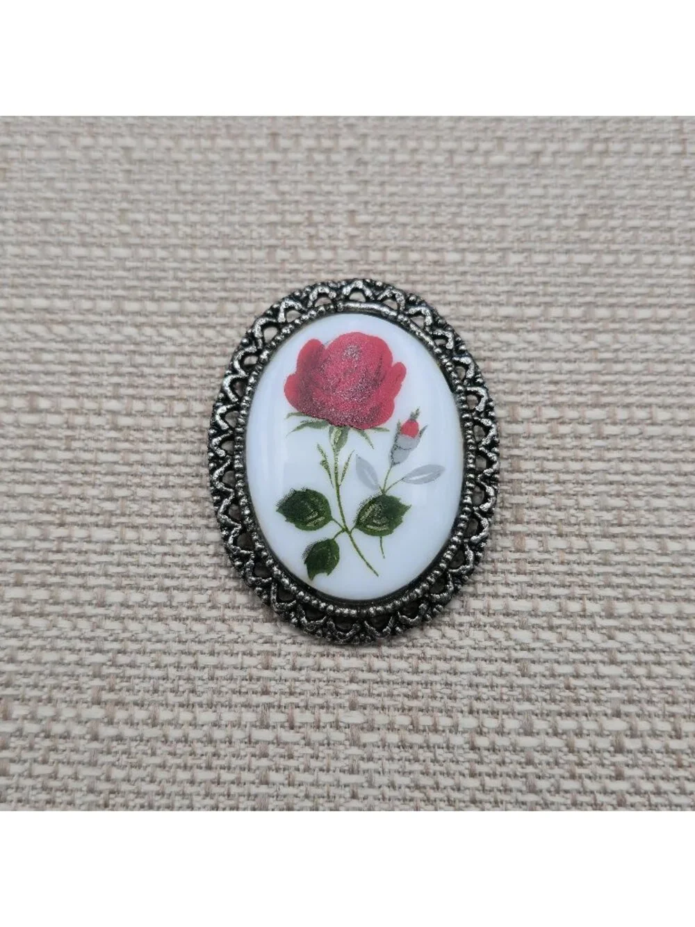 Vintage Red Rose Cameo -Floral with Filigree Frame Pin Brooch B1437